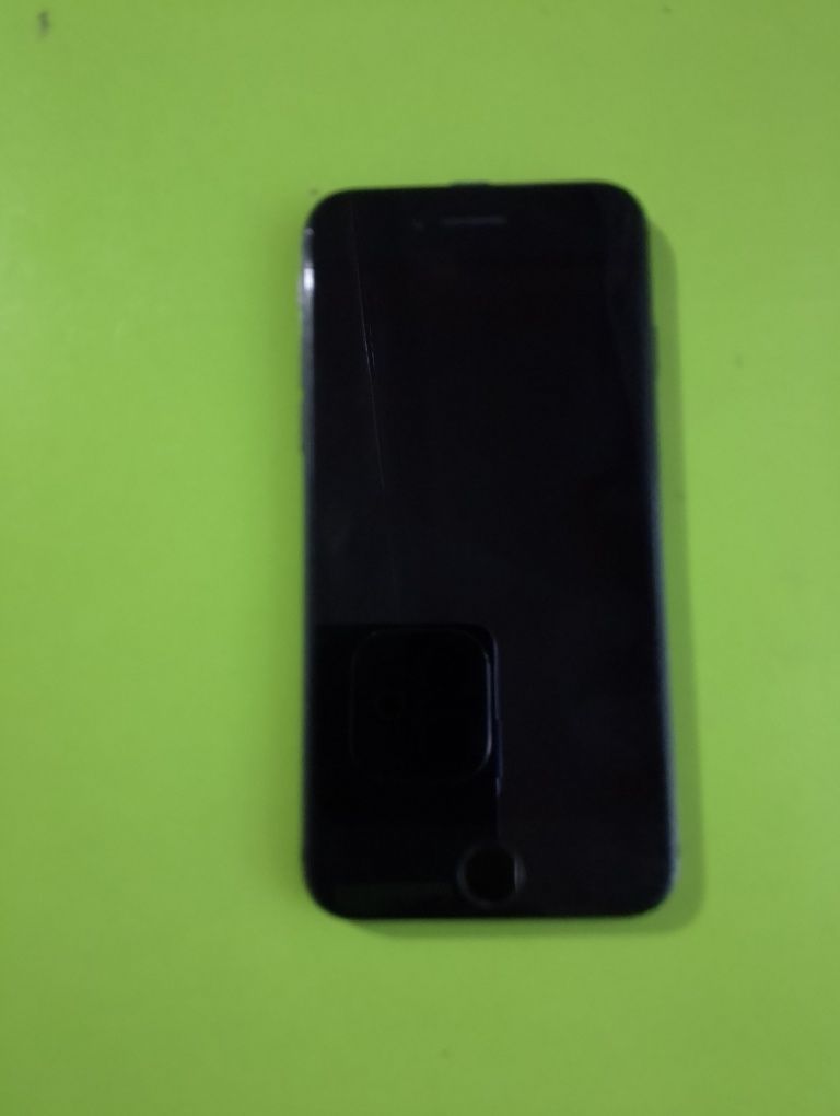 Iphone 8 телефон сотилади.