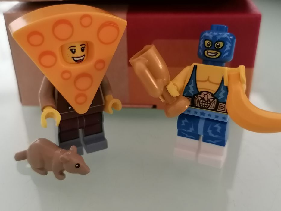 Две минифигури Lego