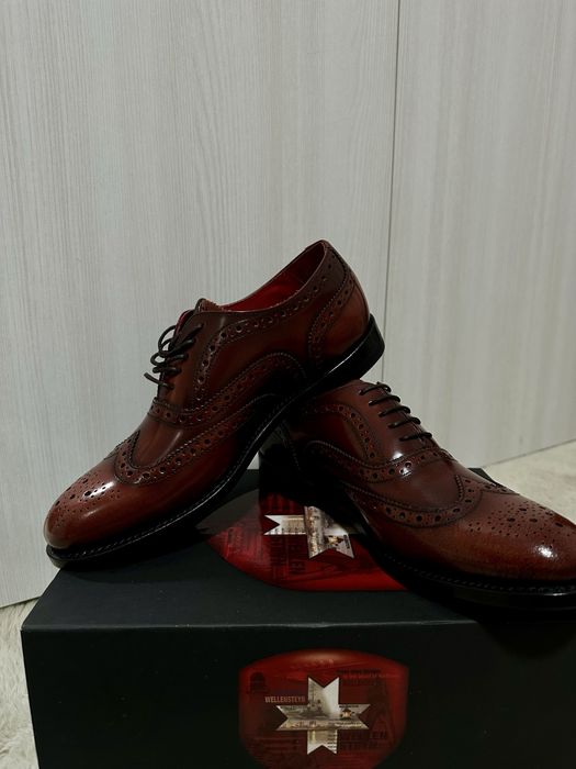 Vand/schimb pantofi de piele