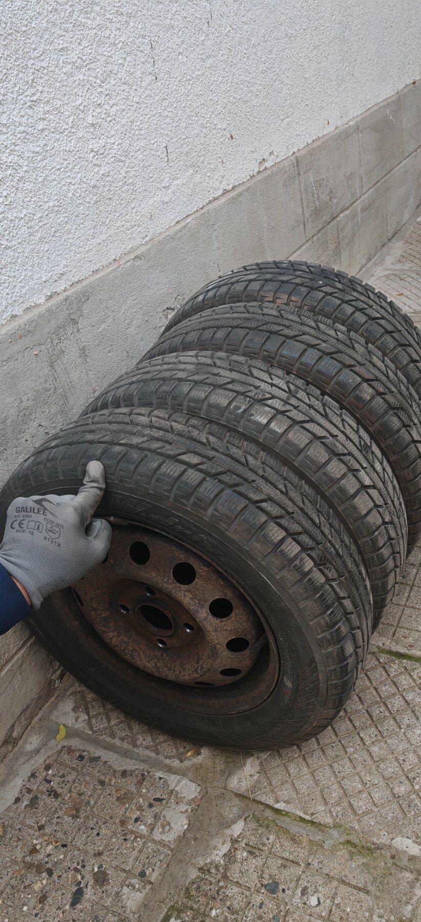 Зимни гуми с джанти 155 /70 R13