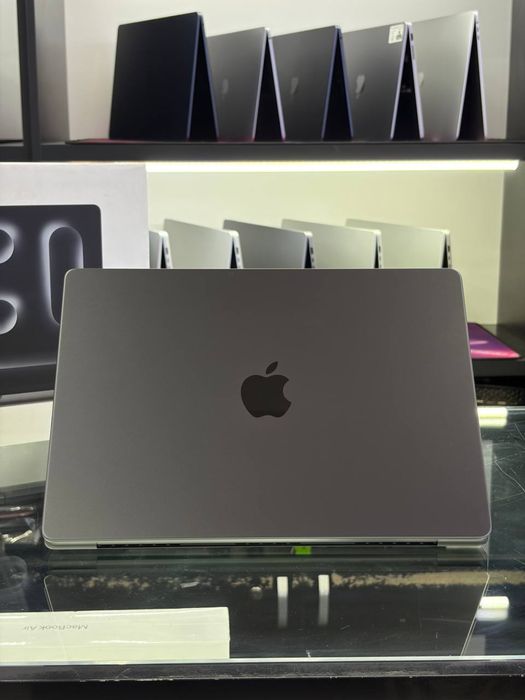 Macbook M3 Pro Space Black