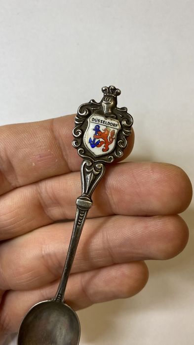 Lingurita decorativa din argin masiv 800 cu email Dusseldorf veche