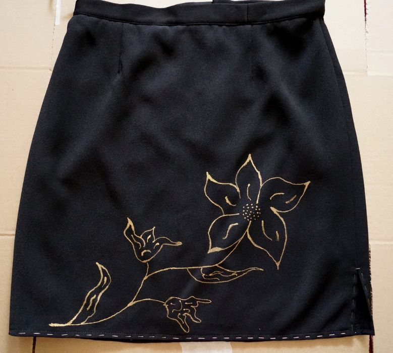 Дамски костюм - чисто нов