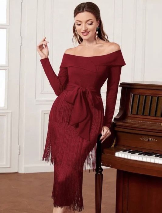 Rochie elegantă cu franjuri