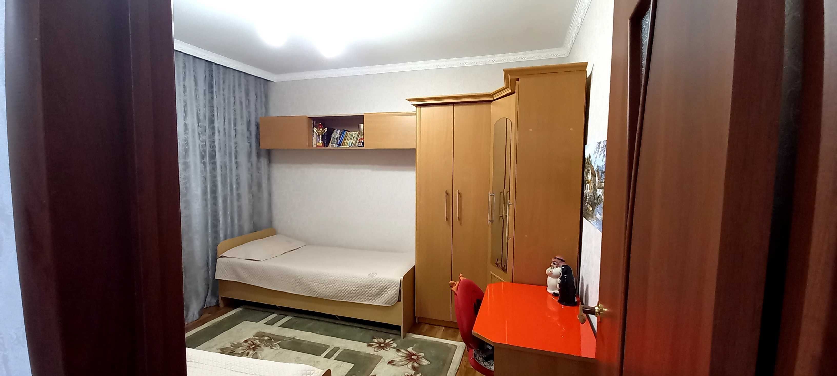 Продам шкаф, кровати