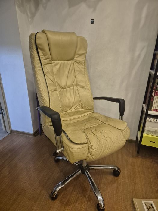 Кресло офисное б/у.