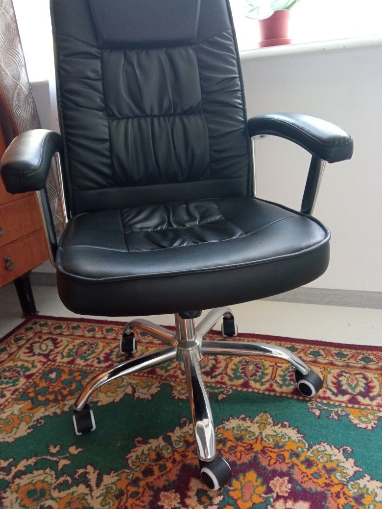 Продается офисное кресло