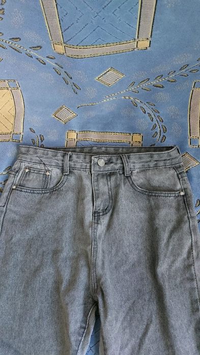 Продам срочно джинсы