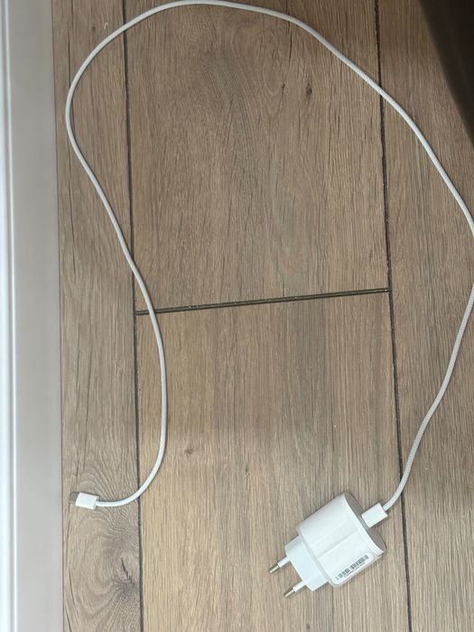 Продам новый шнур со штекером на айфон 15-16