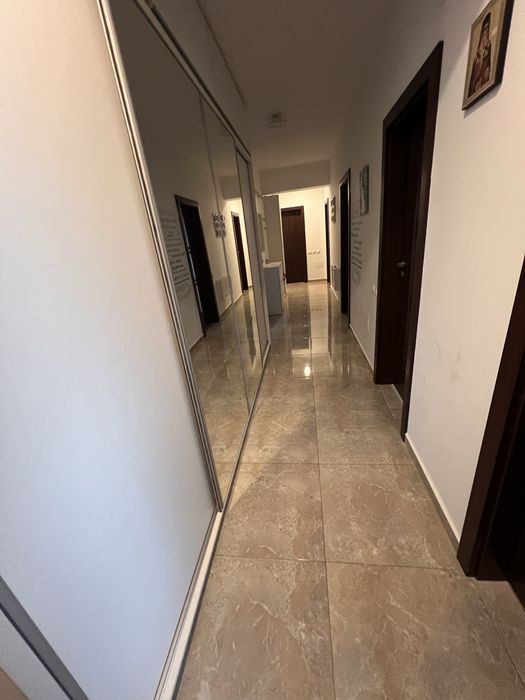 cameră de închiriat într-un apartament modern de 3 camere Prl Ghencea