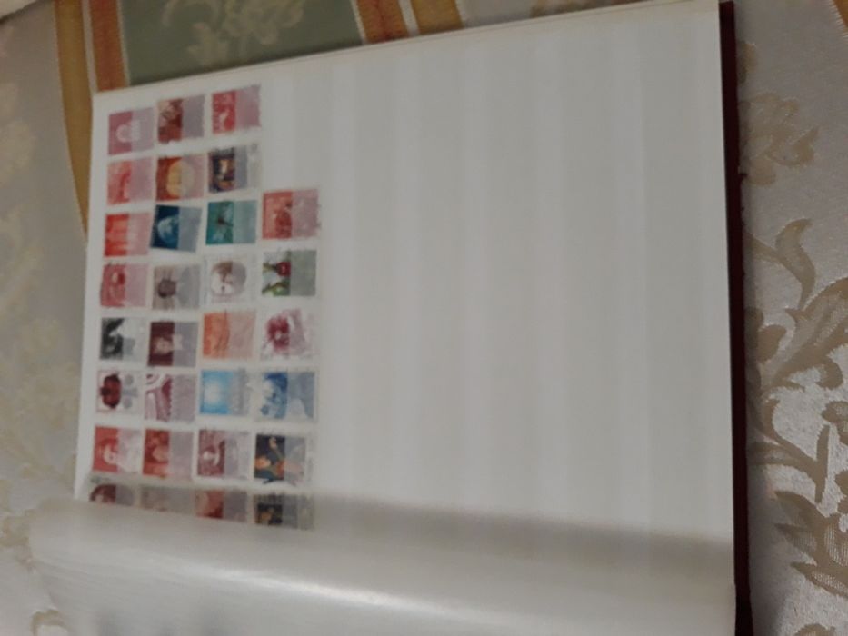 Vand clasor cu timbre.