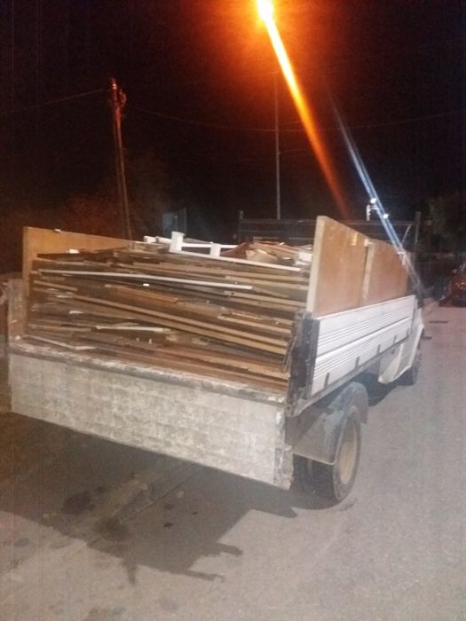 Lemne de foc din mobila veche