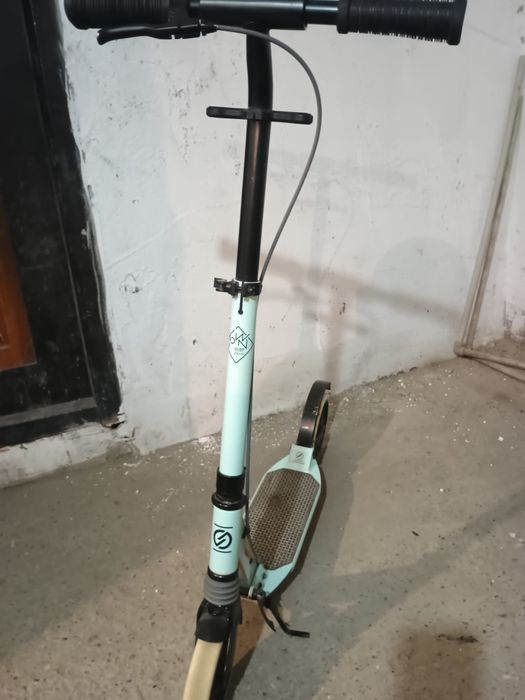 Trotineta turcuaz