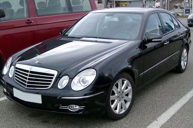 Mercedes E Class W211 Facelift Предна Решетка маска нова оригинална