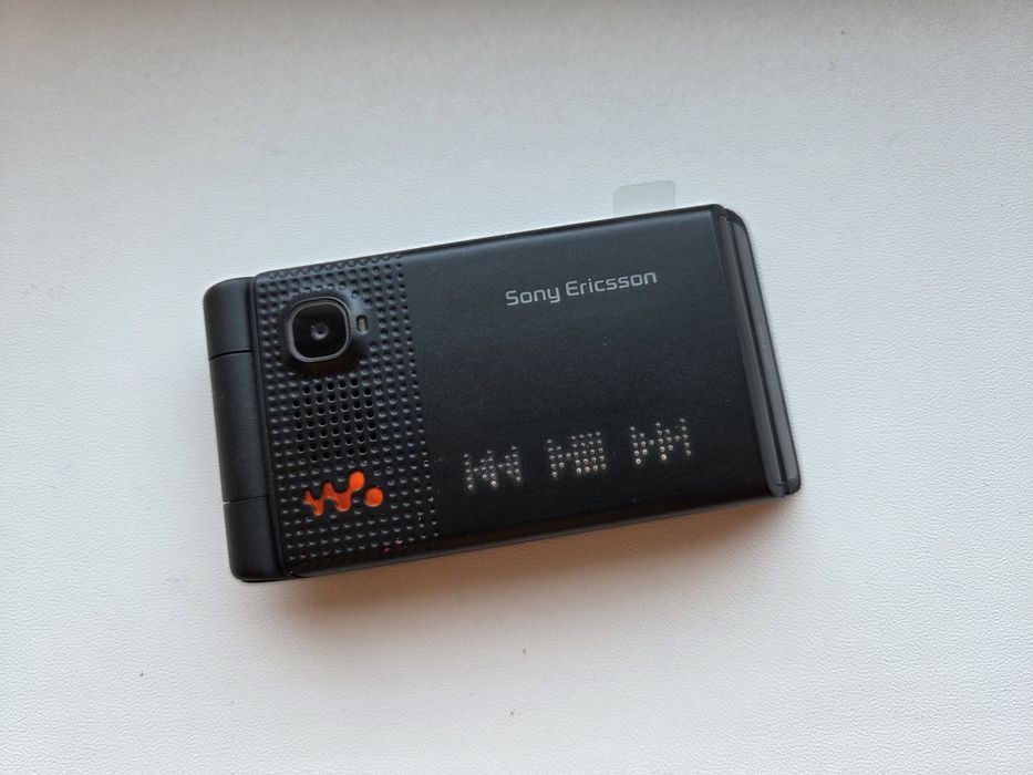 Sony Ericsson W380i nou