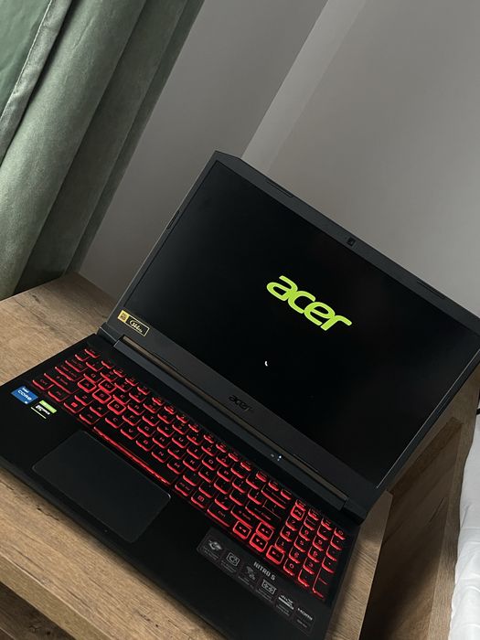 Vand Laptop Nitro 5 + cooler