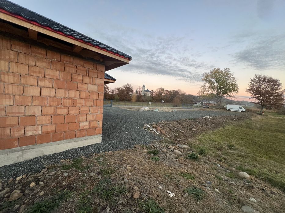 Vând  casă cu Teren , la 20 km de Baia Mare