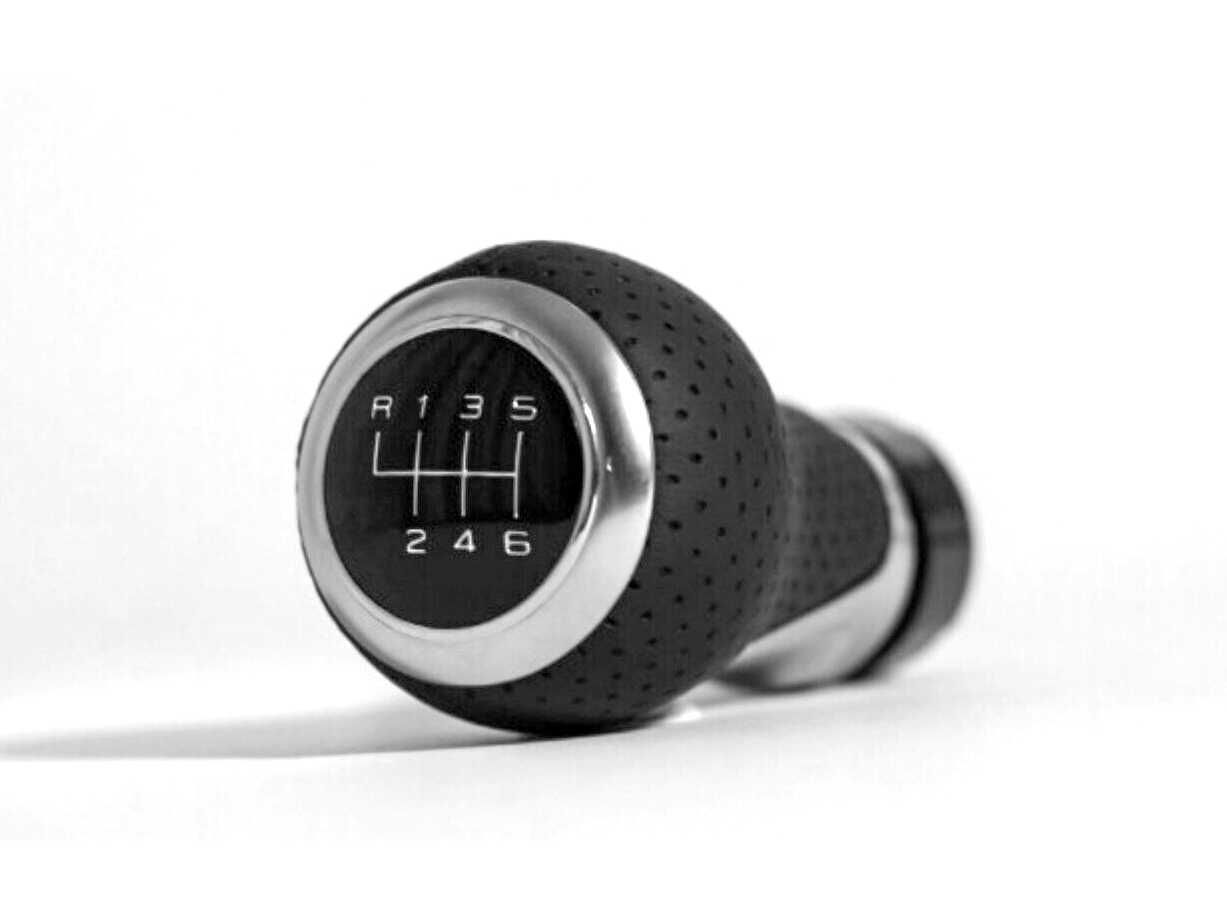 Топка за скоростен лост Audi А3 А4 А5 А6 А7 перфорирана кожа 6 ск