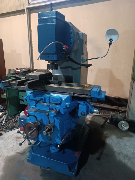 Продам станок фрезерный 6Р11