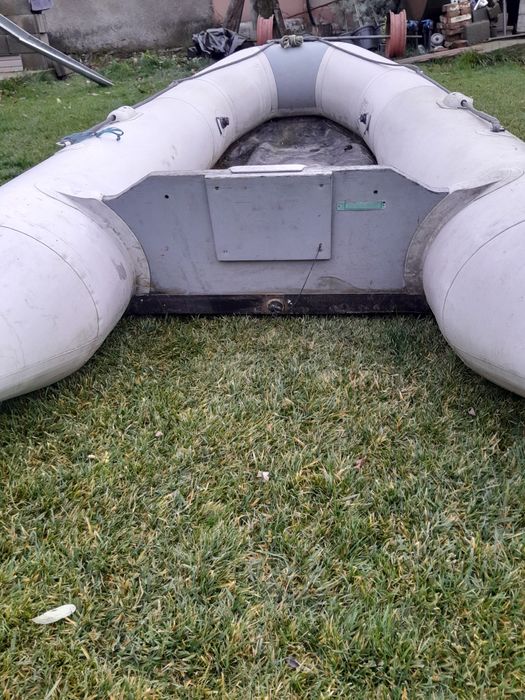 Barca gonflabila  pescuit