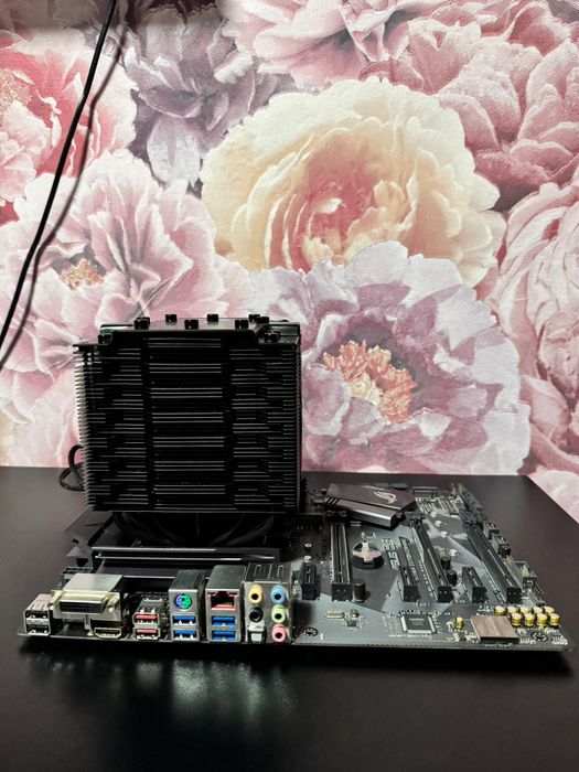 Продам материнскую плату ROG STRIX Z270H GAMING