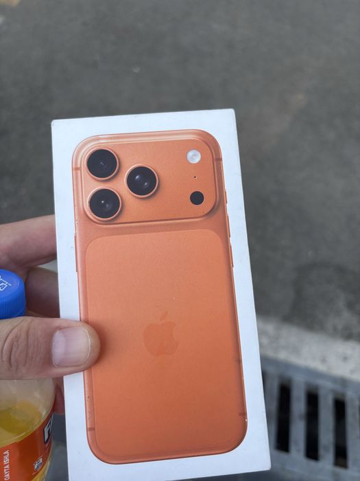 Iphone 17pro orange