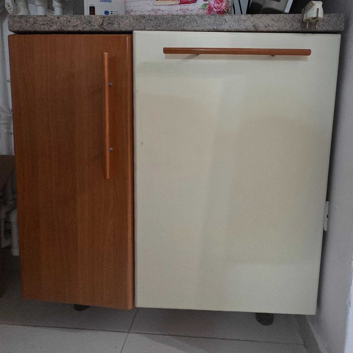 Mobilă de bucatarie