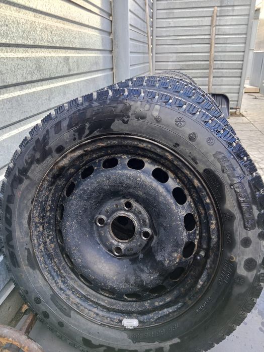 Продам зимние шины Ауди 80