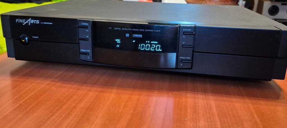 Vand Tuner digital GRUNDIG FineArts T6.
