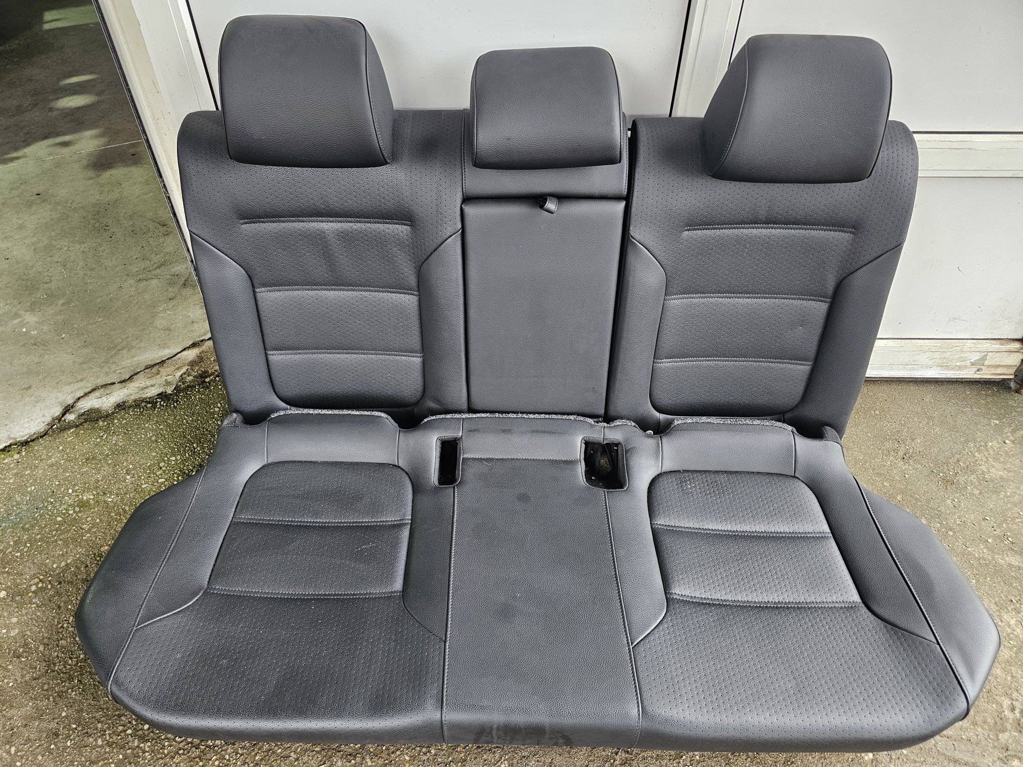 Tapiterie piele , scaune fata încălzite  , bancheta   vw Jetta 2013