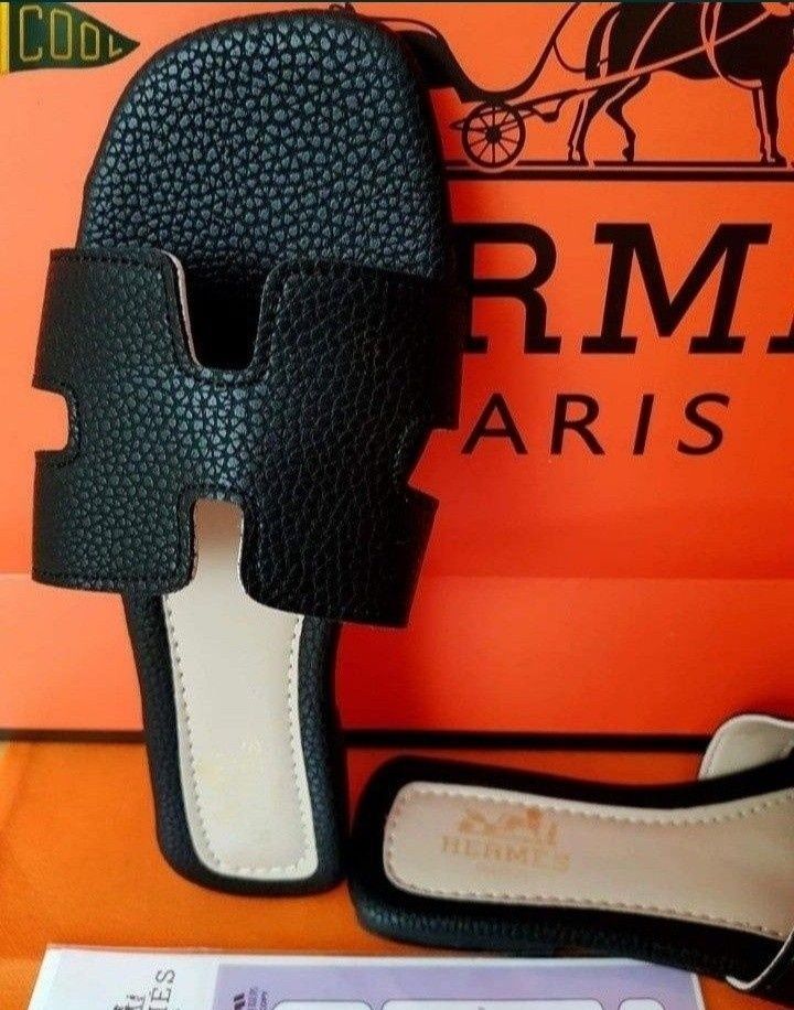 Papuci Hermes, new model import Italia,diverse mărimi