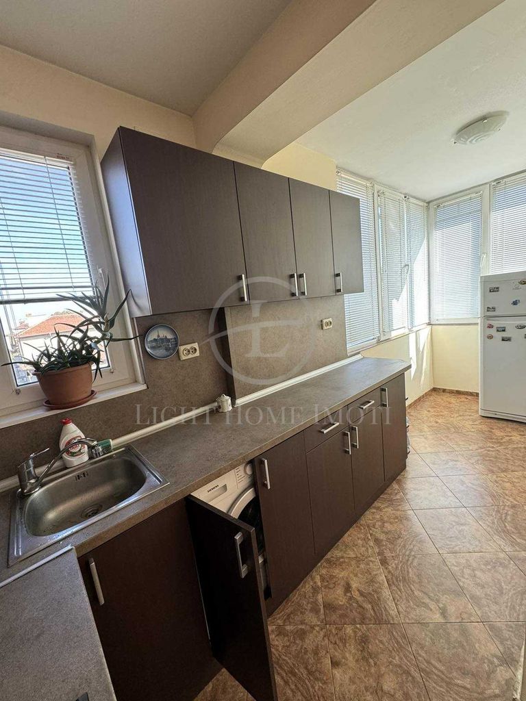 Продава се Тристаен апартамент в Пловдив, Христо Смирненски - 140 кв.м за 1429 €/кв.м - Снимка #3