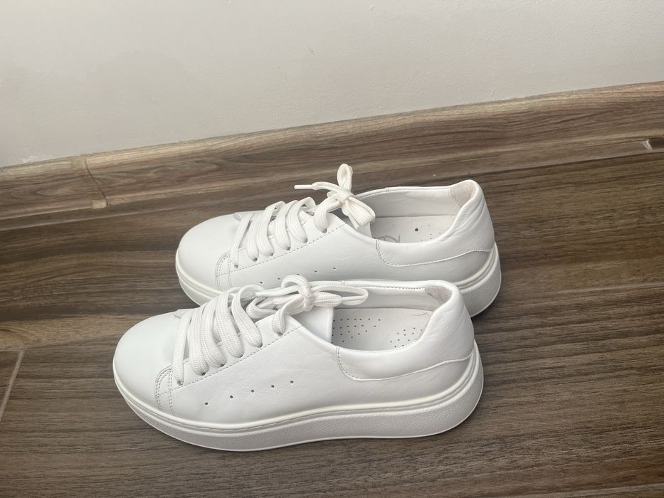 Бели маратонки Kiara 39 номер