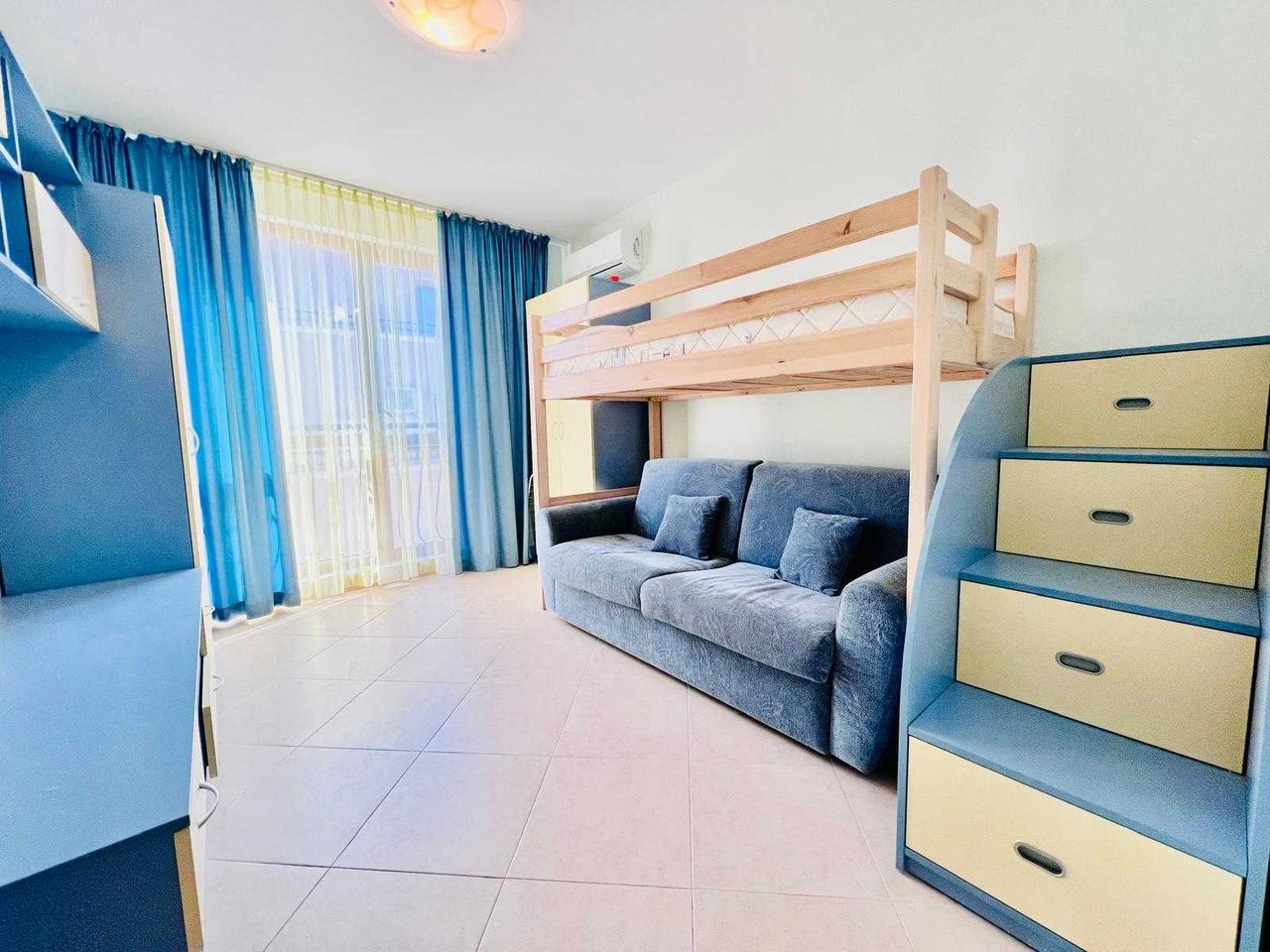 Продава се Тристаен апартамент в к.к. Слънчев бряг - 70 кв.м за 1572 €/кв.м - Снимка #12