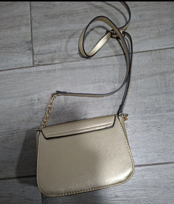 Geantă aurie de mana