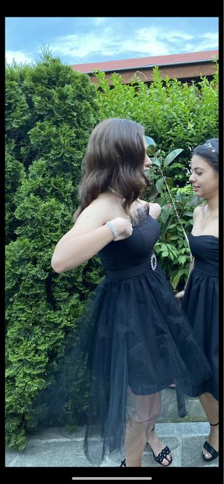 Официална черна рокля