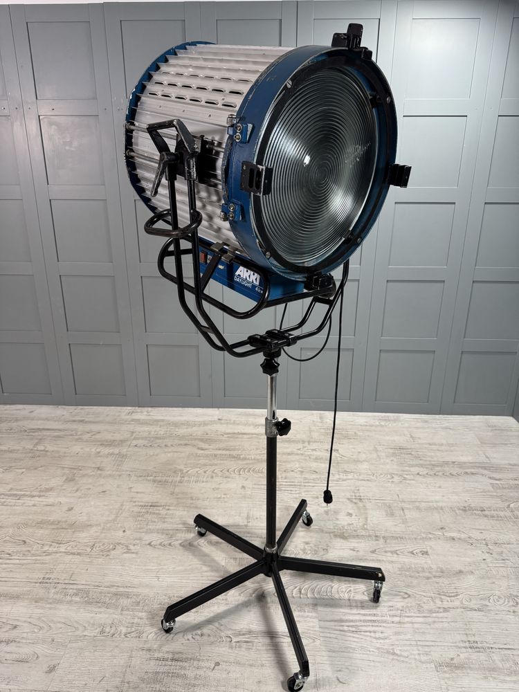 Кино прожектор ARRI лампион Р404