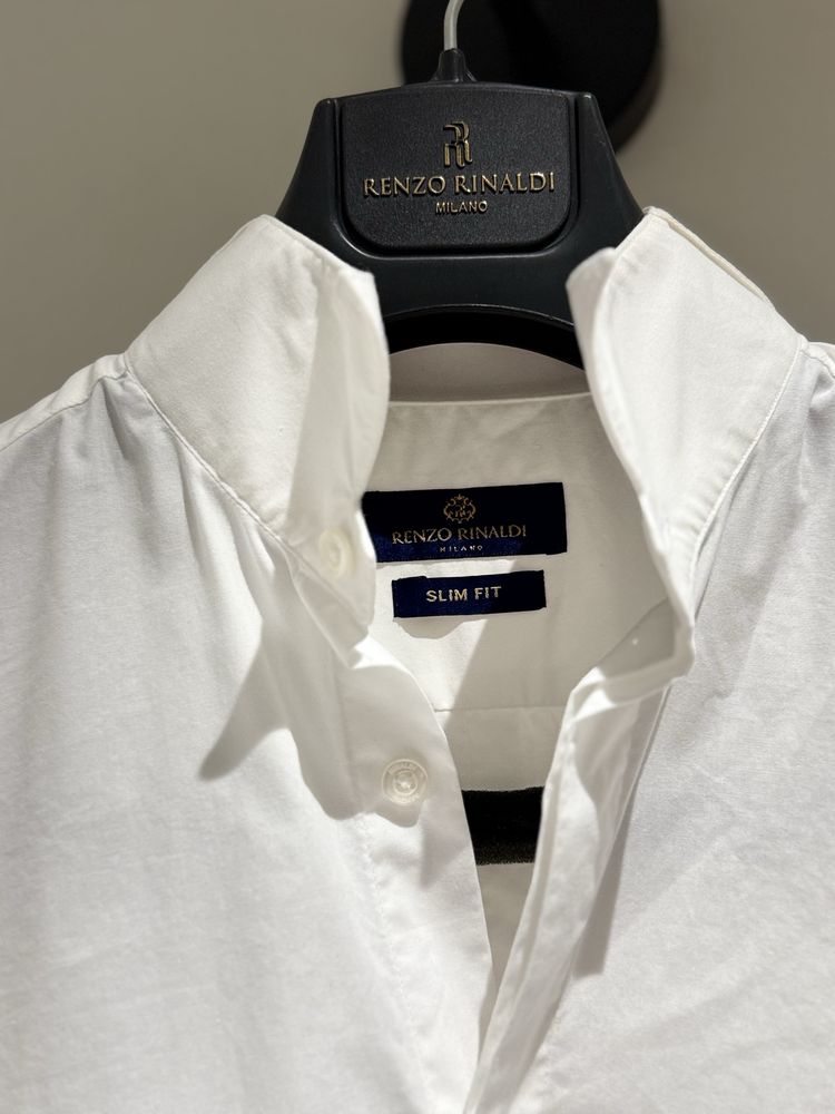 Смокинг Slim fit. Размер S. Рубашка S Renzo Rinaldi