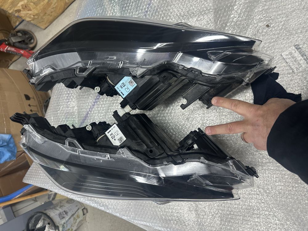 Faruri full led toyota yaris cross.