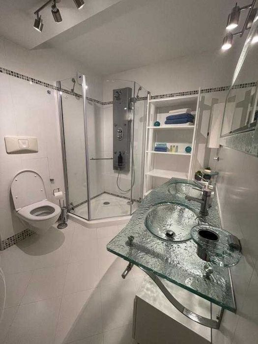 Дава се под наем Двустаен апартамент в Бургас, Изгрев - 64 кв.м за 204 € - Снимка #2