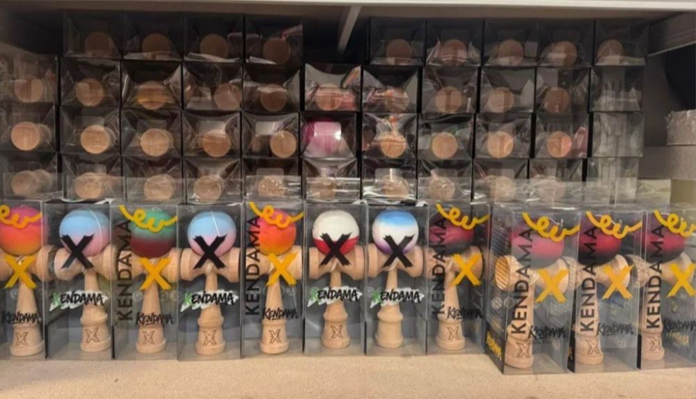 Kendama X, Originala Super Sticky, diverse modele