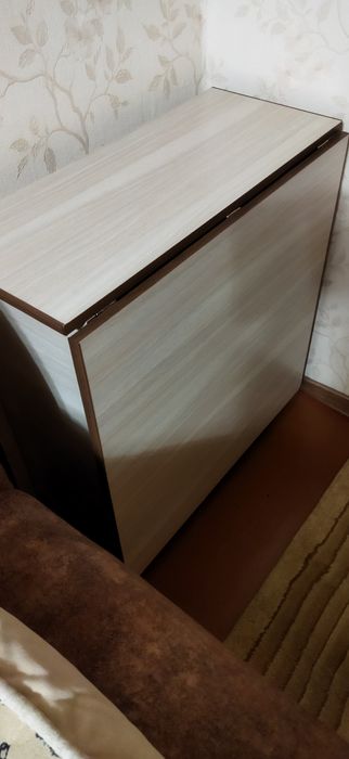 Продам стол новый