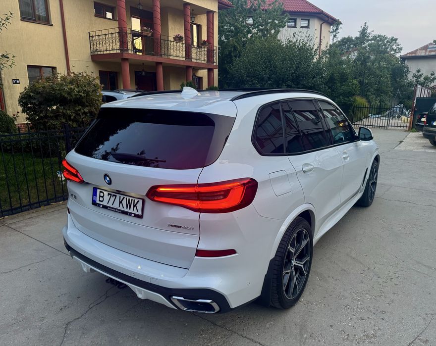 BMW X5. M. Paket. Int. -Ext.  SoftClose Panoramic Head up. Impecabil