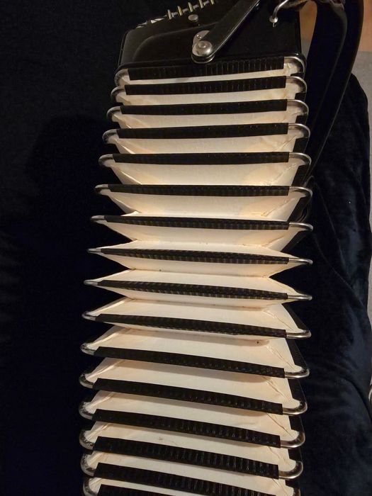 Акордеон Hohner Atlantic IV N De Luxe