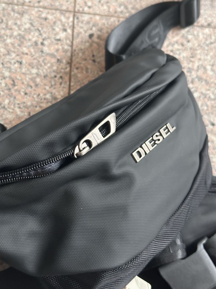Чанта за през гърди Diesel ДЕФЕКТ