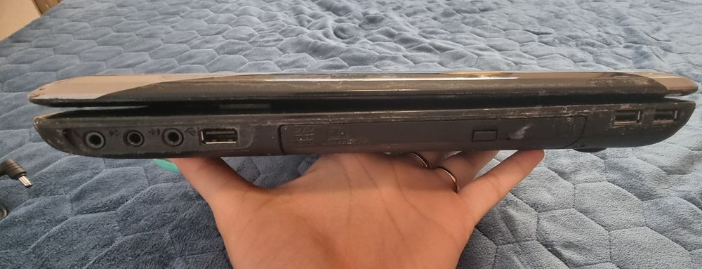 Лаптоп Medion E7212 за части