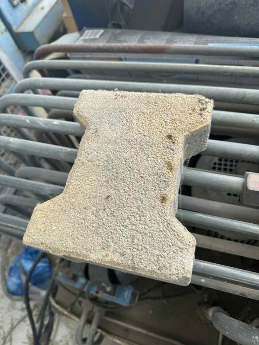 Машина за плочки и бордюри