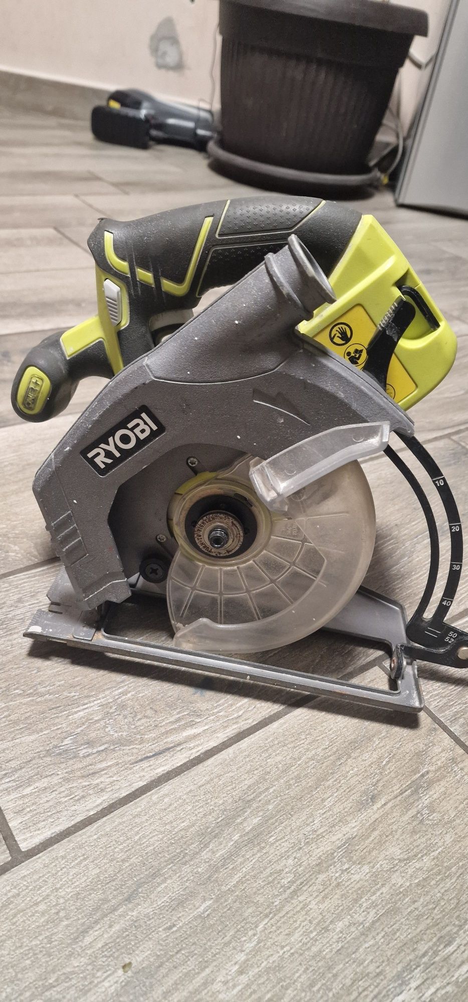 Акумулаторен циркуляр RYOBI R18CS