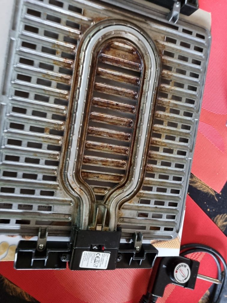 Електрически -Бездимен грил +  плоча към грила с термостат за двете.