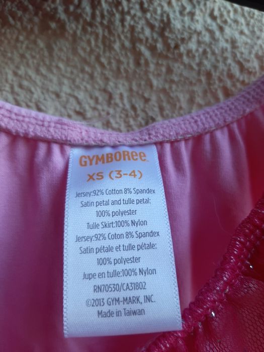 Rochie delicata, roz cu petale, 3-4 ani